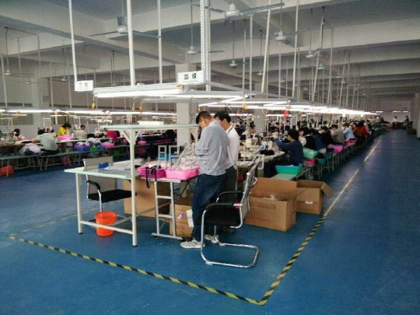 江西信豐正規服裝工廠 品質與實力并存，誠尋優質零售客戶共拓市場